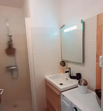 דירה La Bigeonniere 1 Avec Piscine Proche Centre *